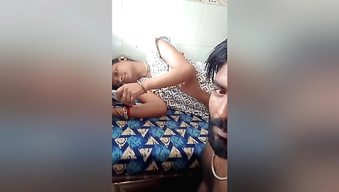 Indian girl with a nice face gets fucked in homemade porn video