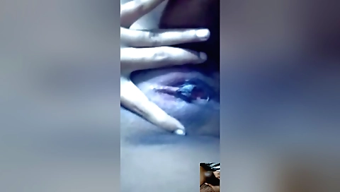 Indian girl makes her lover happy with her sexy face