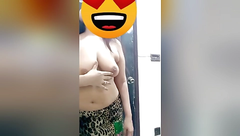 Busty stepsister with a sexy face reaches hardcore masterbation