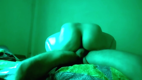 Indian babe with a big ass gives a blow job and a blowjob