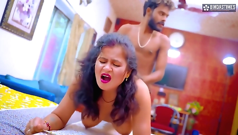 Indian milf with big tits seduces a viewer with her beauty