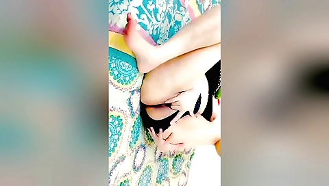 Indian amateur fuck video with a cucumber in pussy