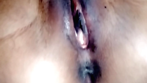 Indian girl gets naked and shows off her beautiful body